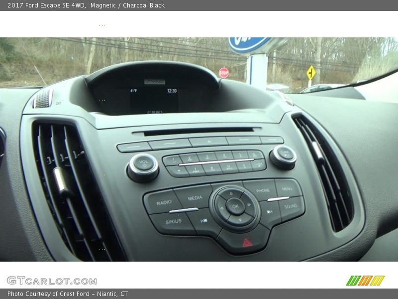 Magnetic / Charcoal Black 2017 Ford Escape SE 4WD