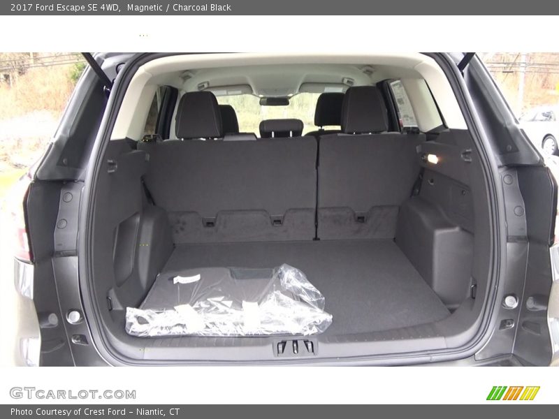 Magnetic / Charcoal Black 2017 Ford Escape SE 4WD