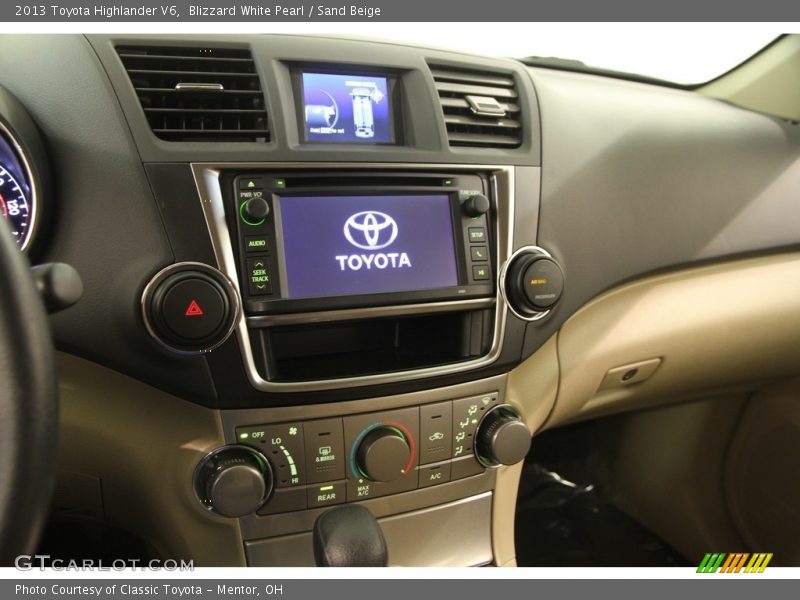 Blizzard White Pearl / Sand Beige 2013 Toyota Highlander V6
