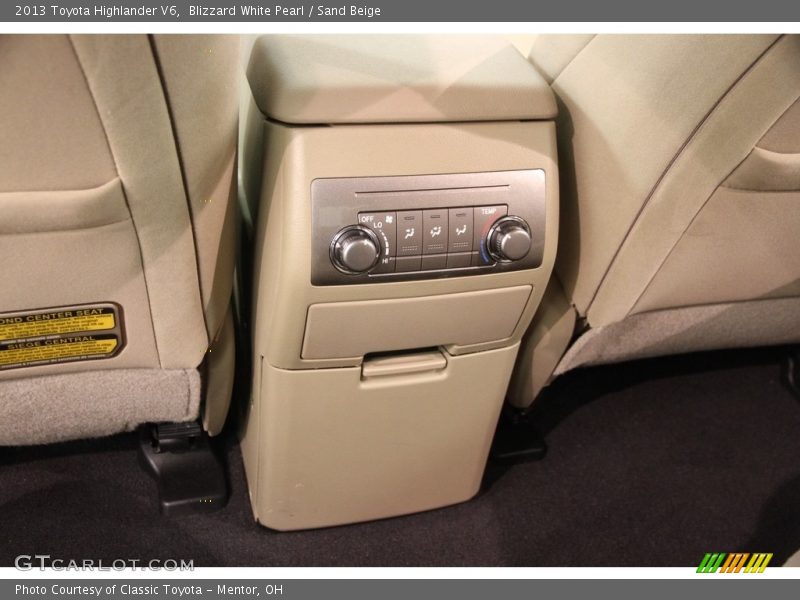 Blizzard White Pearl / Sand Beige 2013 Toyota Highlander V6