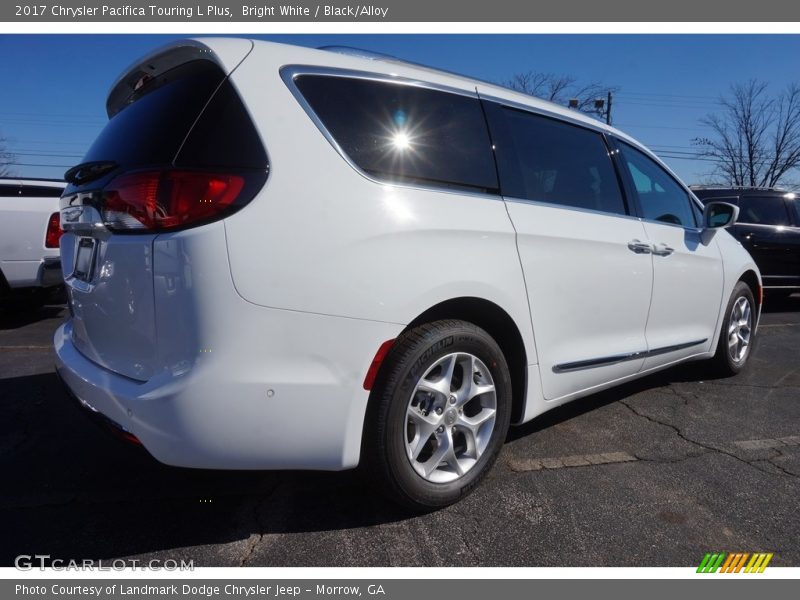 Bright White / Black/Alloy 2017 Chrysler Pacifica Touring L Plus