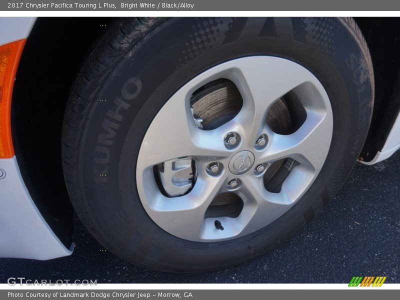 Bright White / Black/Alloy 2017 Chrysler Pacifica Touring L Plus