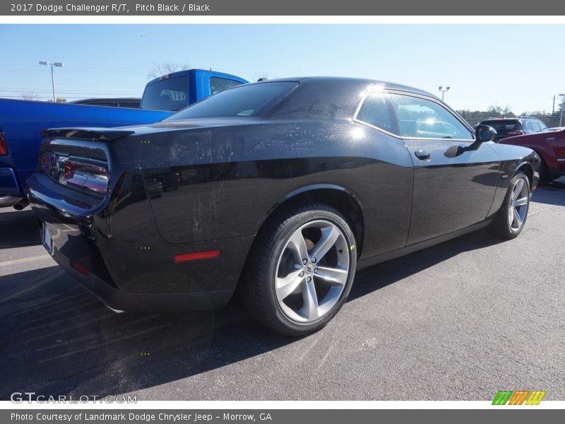 Pitch Black / Black 2017 Dodge Challenger R/T