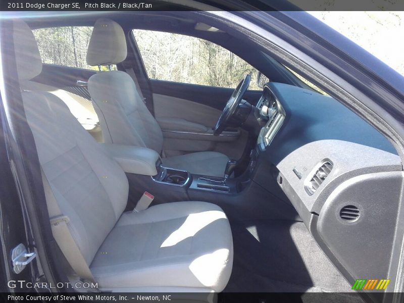 Pitch Black / Black/Tan 2011 Dodge Charger SE