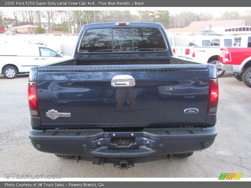 True Blue Metallic / Black 2005 Ford F250 Super Duty Lariat Crew Cab 4x4
