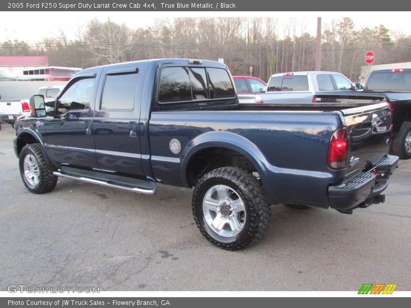True Blue Metallic / Black 2005 Ford F250 Super Duty Lariat Crew Cab 4x4