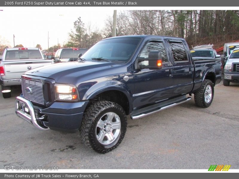 True Blue Metallic / Black 2005 Ford F250 Super Duty Lariat Crew Cab 4x4