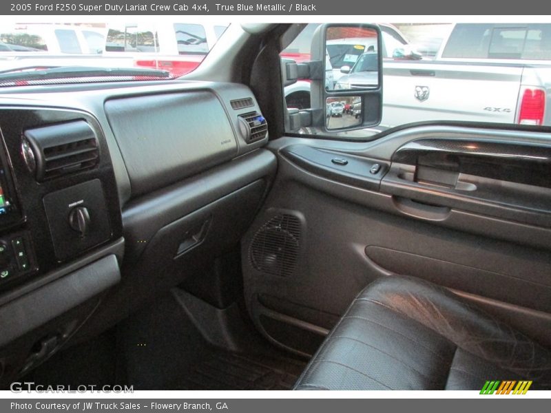 True Blue Metallic / Black 2005 Ford F250 Super Duty Lariat Crew Cab 4x4