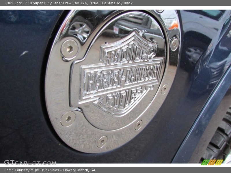 True Blue Metallic / Black 2005 Ford F250 Super Duty Lariat Crew Cab 4x4