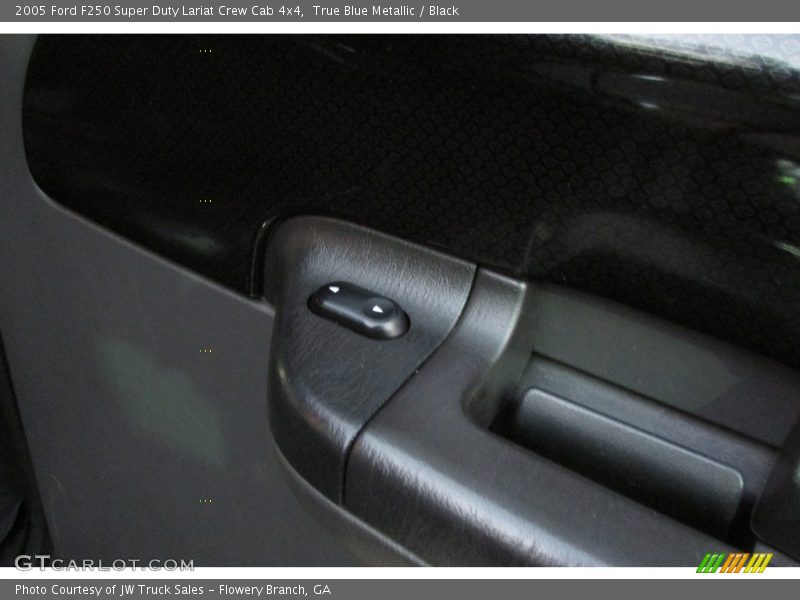 True Blue Metallic / Black 2005 Ford F250 Super Duty Lariat Crew Cab 4x4