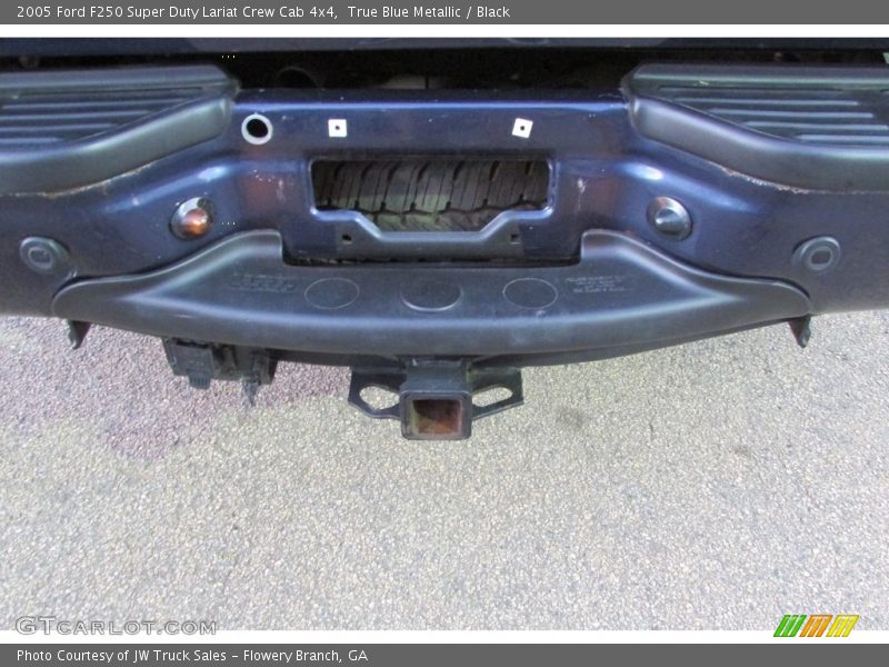 True Blue Metallic / Black 2005 Ford F250 Super Duty Lariat Crew Cab 4x4