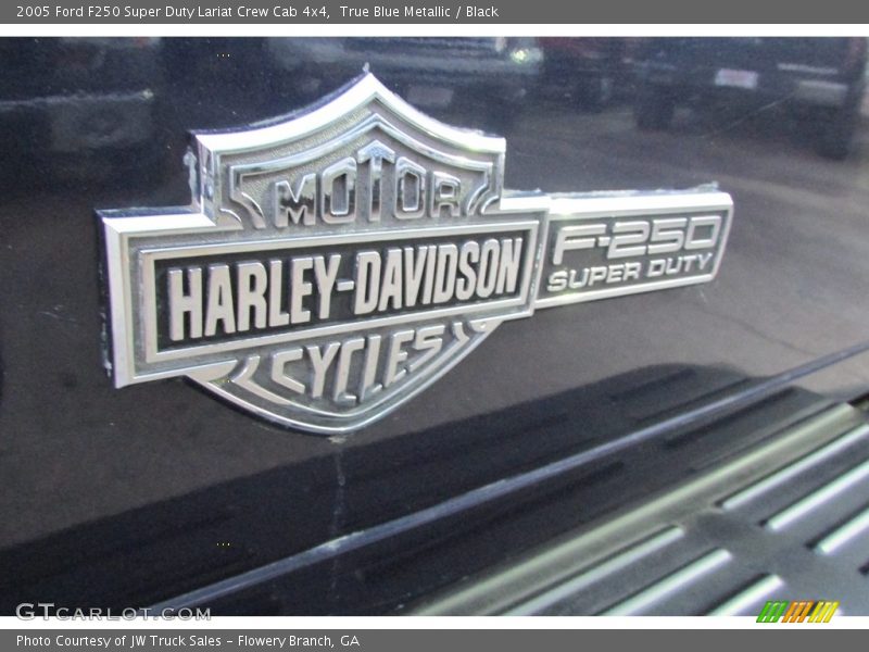 True Blue Metallic / Black 2005 Ford F250 Super Duty Lariat Crew Cab 4x4