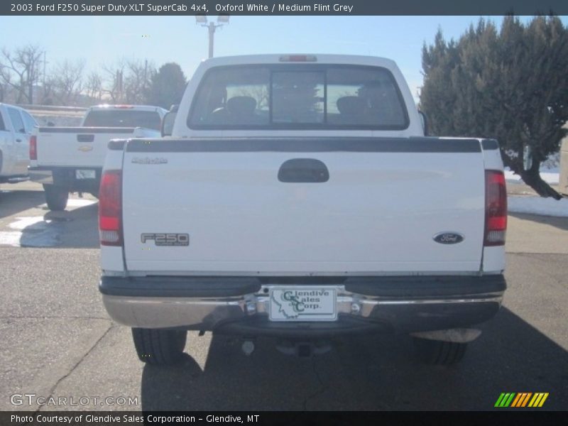Oxford White / Medium Flint Grey 2003 Ford F250 Super Duty XLT SuperCab 4x4
