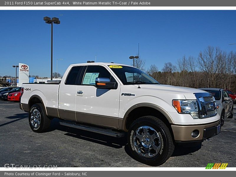 Front 3/4 View of 2011 F150 Lariat SuperCab 4x4