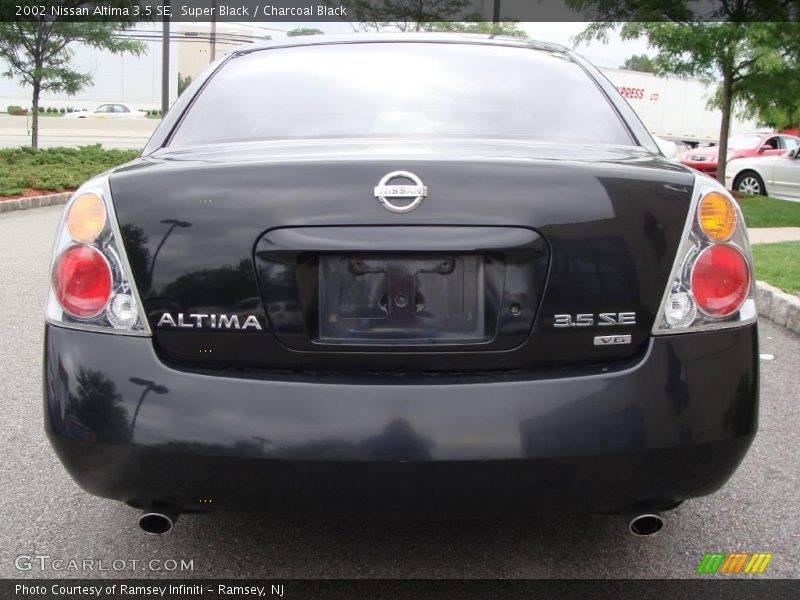 Super Black / Charcoal Black 2002 Nissan Altima 3.5 SE