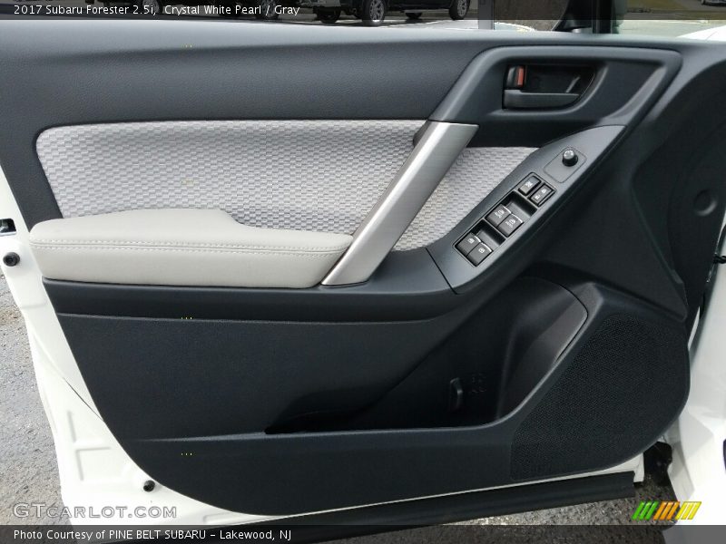 Crystal White Pearl / Gray 2017 Subaru Forester 2.5i