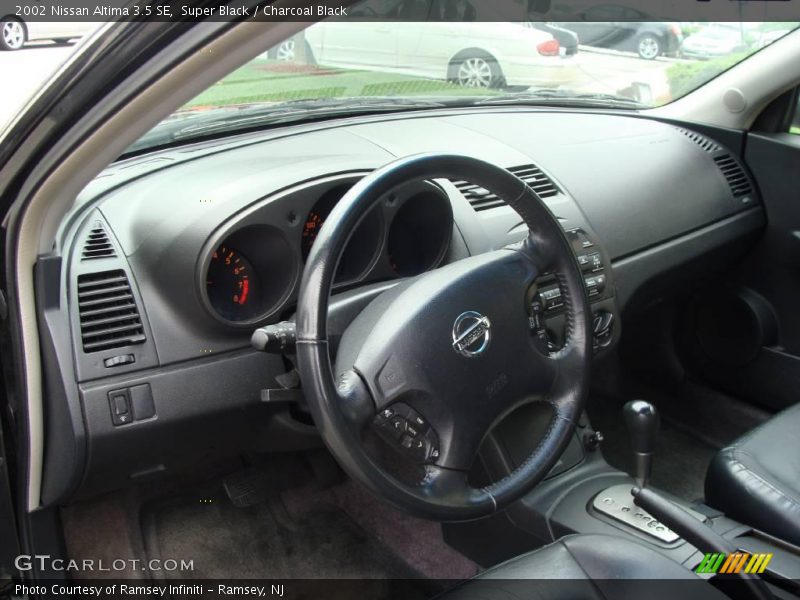 Super Black / Charcoal Black 2002 Nissan Altima 3.5 SE