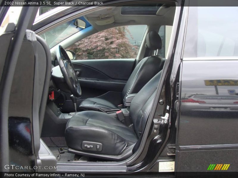 Super Black / Charcoal Black 2002 Nissan Altima 3.5 SE