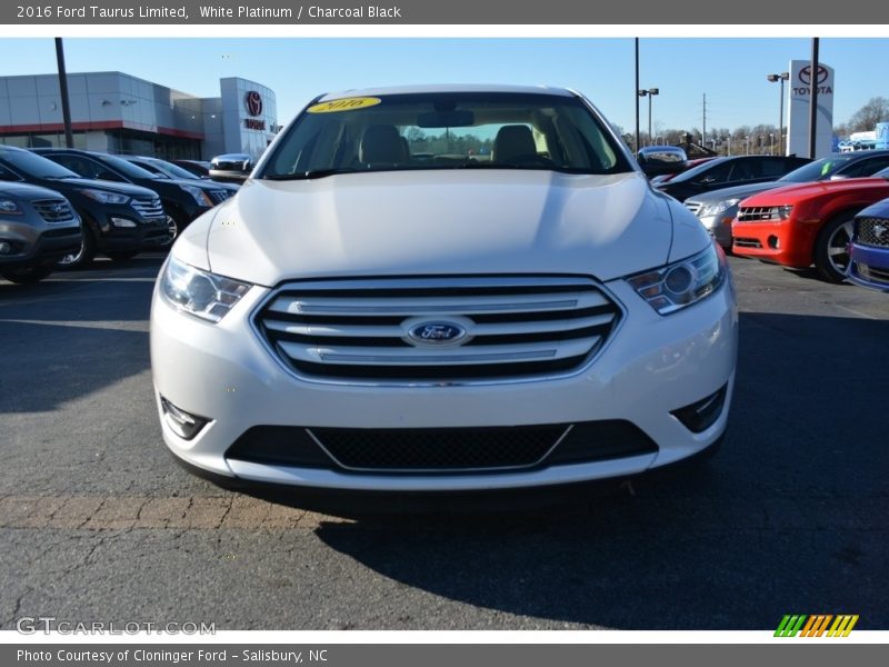 White Platinum / Charcoal Black 2016 Ford Taurus Limited