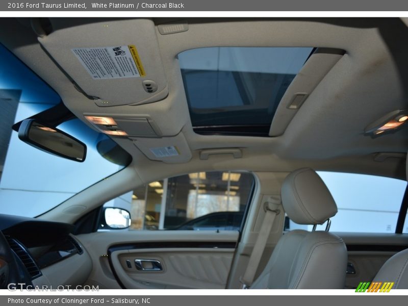White Platinum / Charcoal Black 2016 Ford Taurus Limited