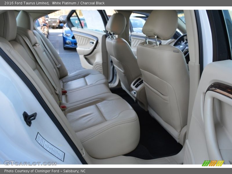 White Platinum / Charcoal Black 2016 Ford Taurus Limited