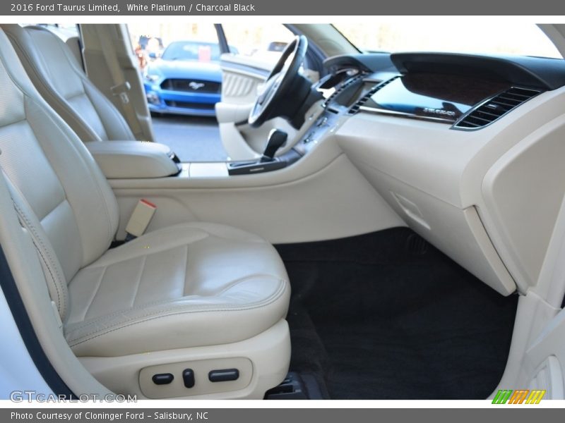 White Platinum / Charcoal Black 2016 Ford Taurus Limited