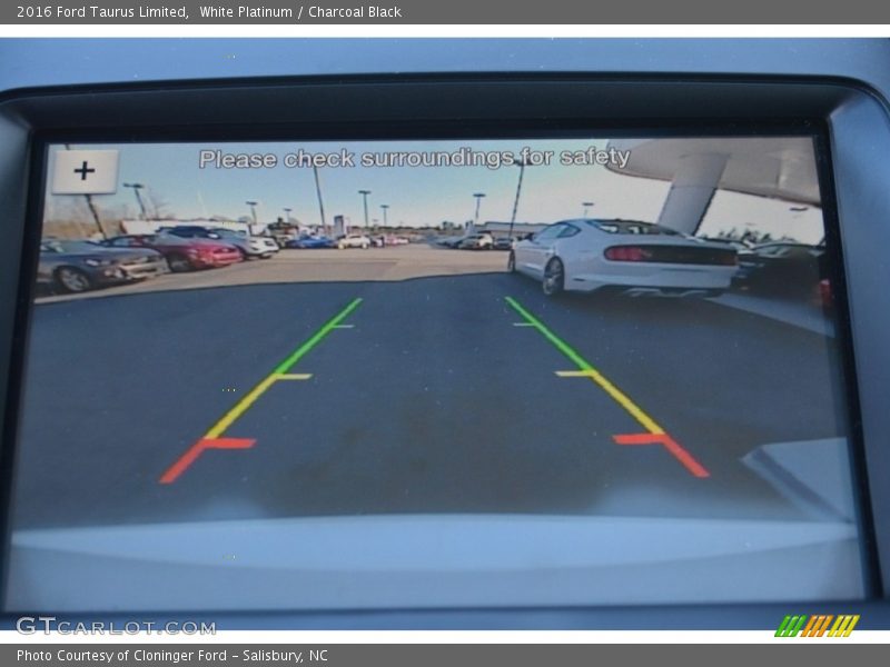 White Platinum / Charcoal Black 2016 Ford Taurus Limited