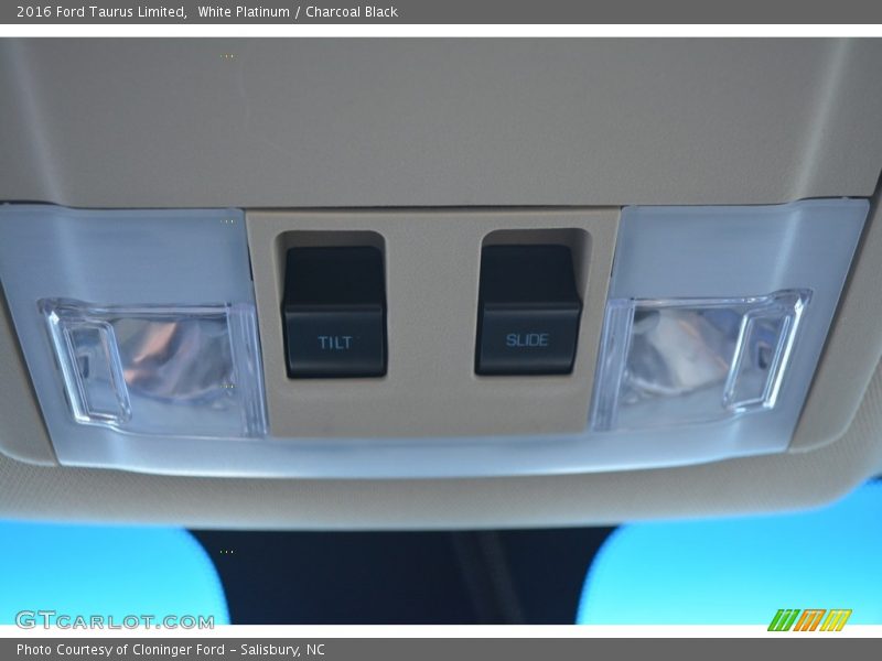 White Platinum / Charcoal Black 2016 Ford Taurus Limited