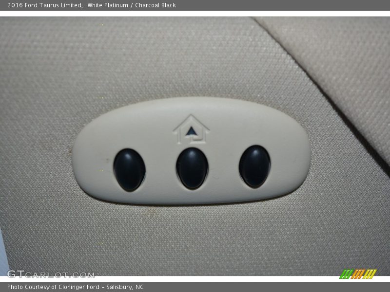 White Platinum / Charcoal Black 2016 Ford Taurus Limited