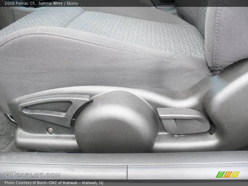 Summit White / Ebony 2009 Pontiac G5