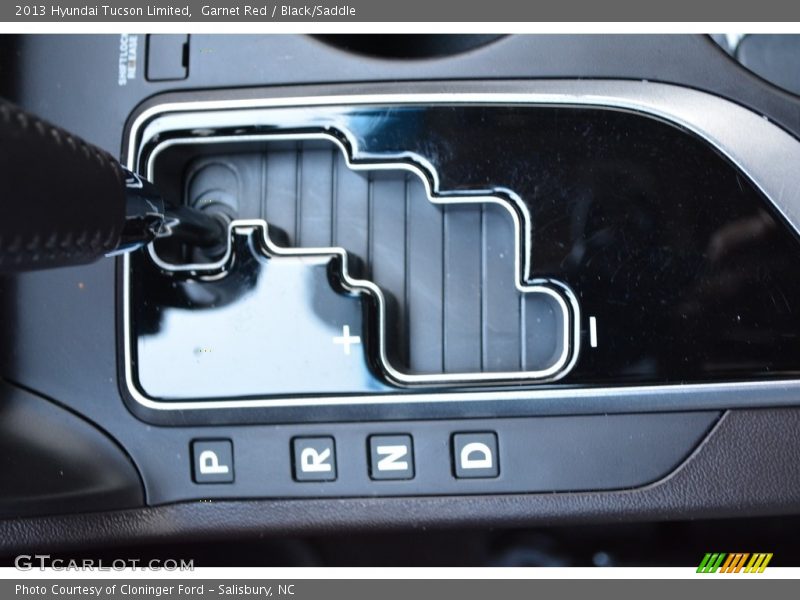 Garnet Red / Black/Saddle 2013 Hyundai Tucson Limited