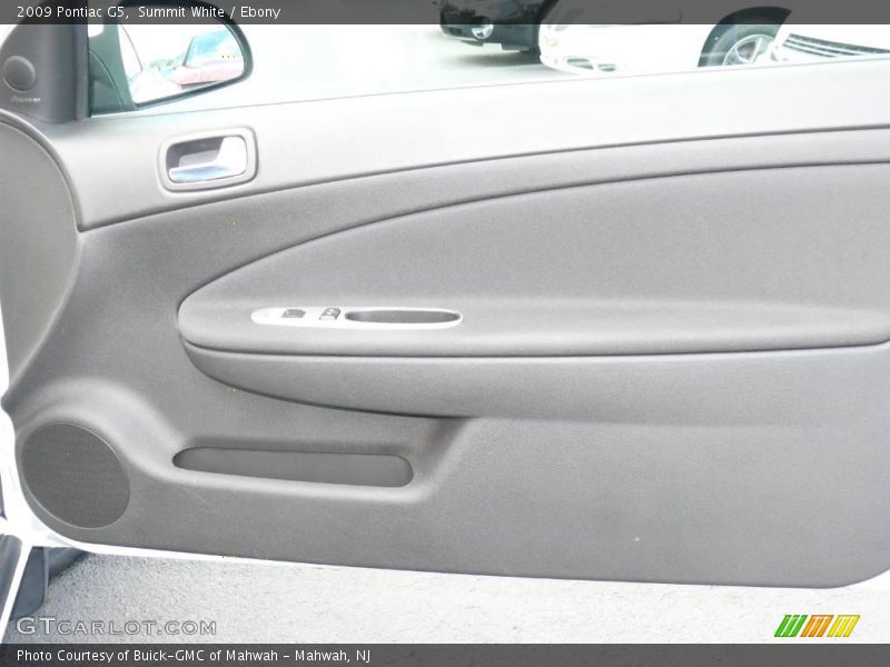 Summit White / Ebony 2009 Pontiac G5