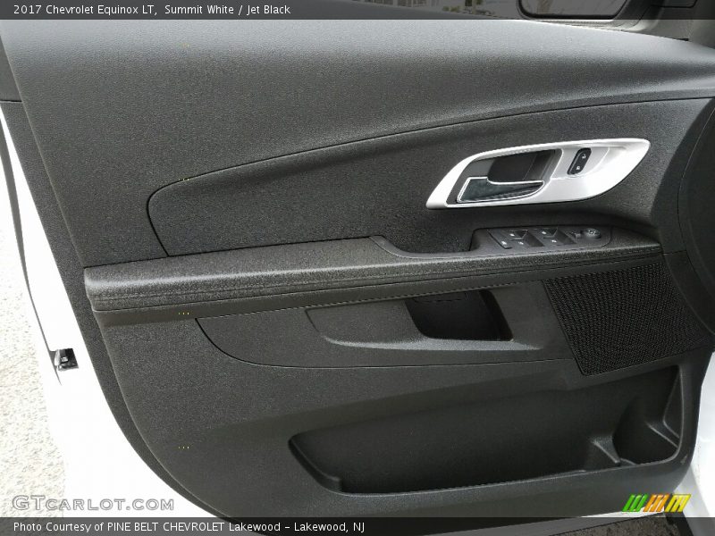 Summit White / Jet Black 2017 Chevrolet Equinox LT