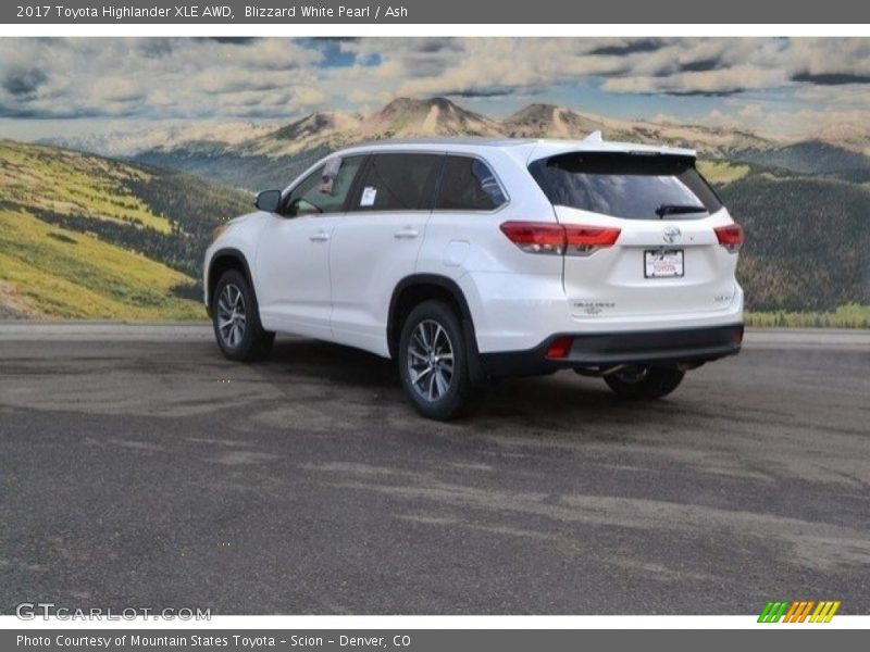 Blizzard White Pearl / Ash 2017 Toyota Highlander XLE AWD