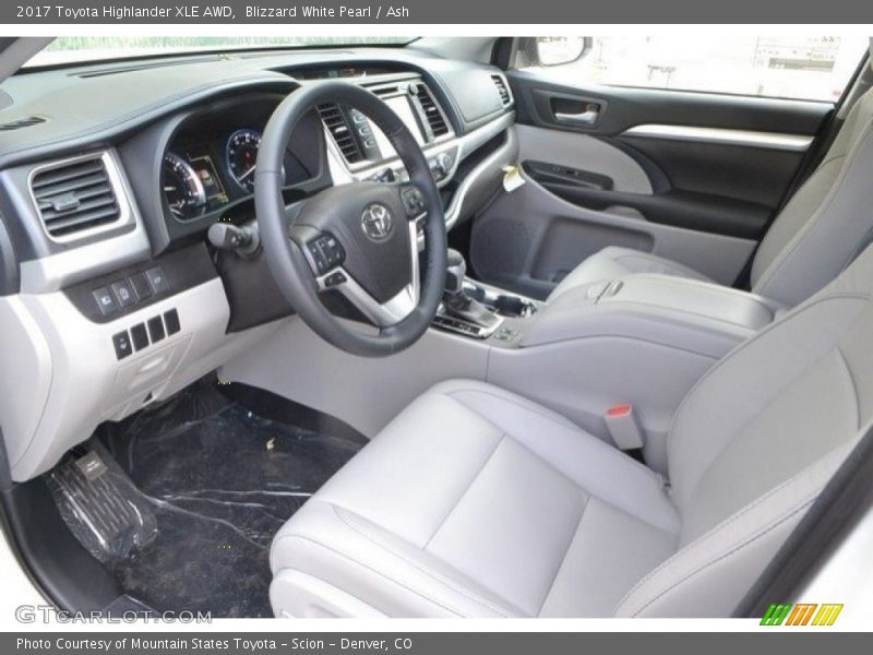 Blizzard White Pearl / Ash 2017 Toyota Highlander XLE AWD