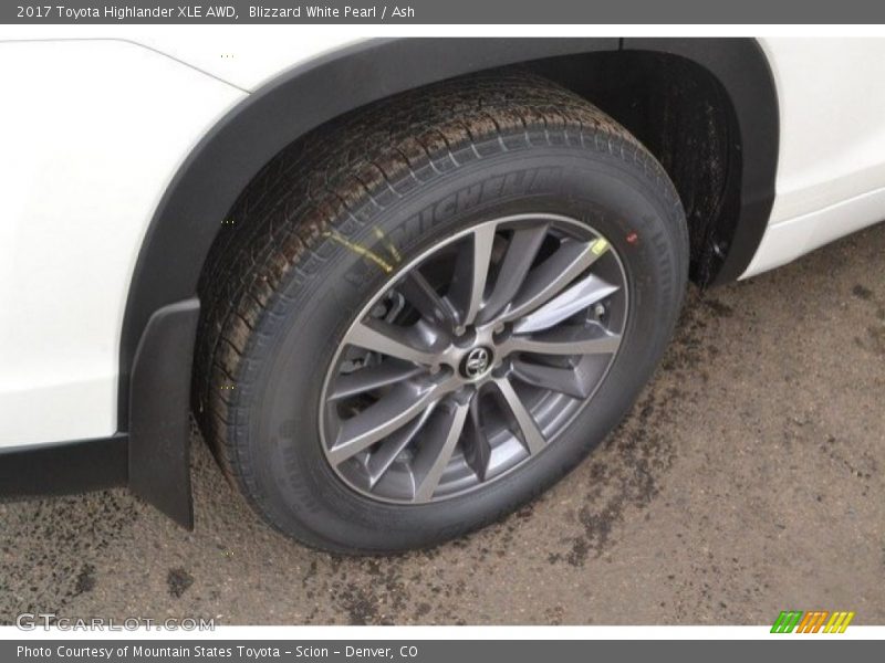 Blizzard White Pearl / Ash 2017 Toyota Highlander XLE AWD