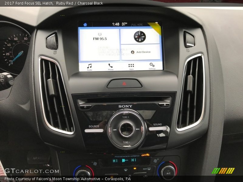 Controls of 2017 Focus SEL Hatch