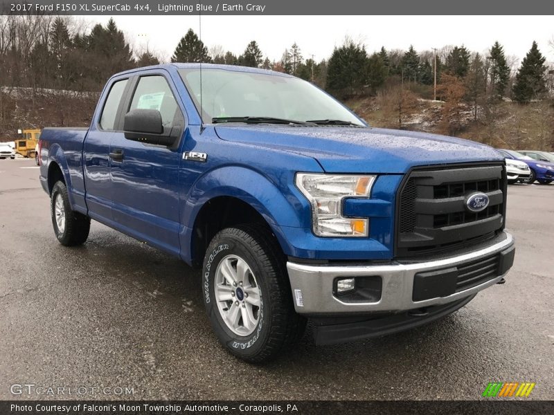 Front 3/4 View of 2017 F150 XL SuperCab 4x4