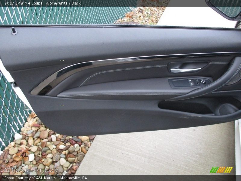 Door Panel of 2017 M4 Coupe