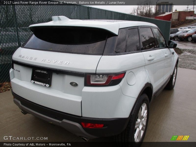 Baltoro Ice Metallic / Lunar/Ivory 2017 Land Rover Range Rover Evoque SE Premium