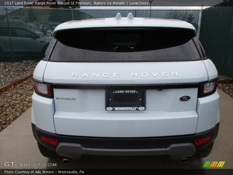 Baltoro Ice Metallic / Lunar/Ivory 2017 Land Rover Range Rover Evoque SE Premium