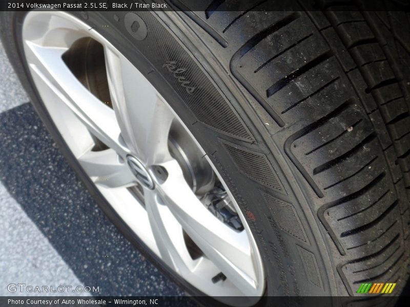Black / Titan Black 2014 Volkswagen Passat 2.5L SE