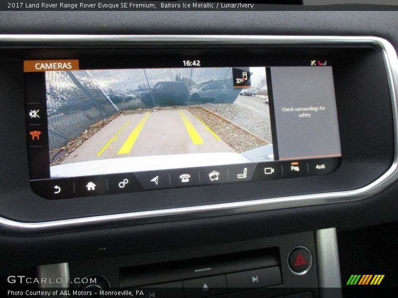 Baltoro Ice Metallic / Lunar/Ivory 2017 Land Rover Range Rover Evoque SE Premium