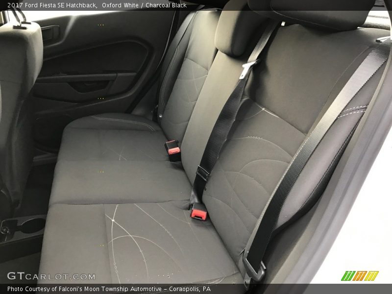 Oxford White / Charcoal Black 2017 Ford Fiesta SE Hatchback