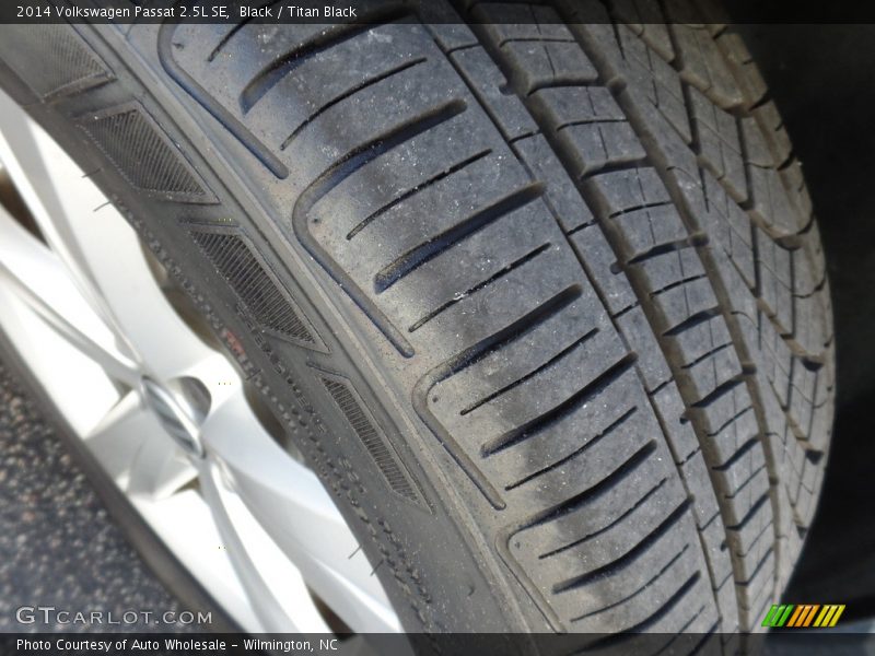 Black / Titan Black 2014 Volkswagen Passat 2.5L SE