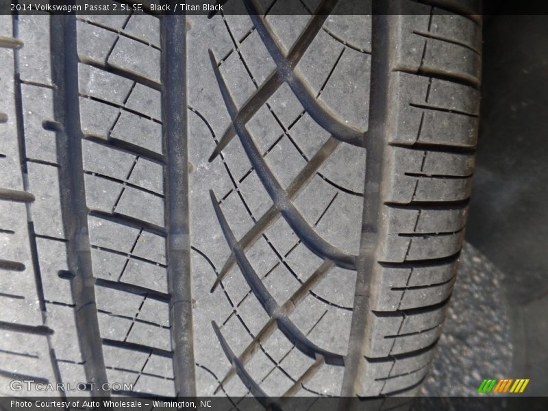 Black / Titan Black 2014 Volkswagen Passat 2.5L SE