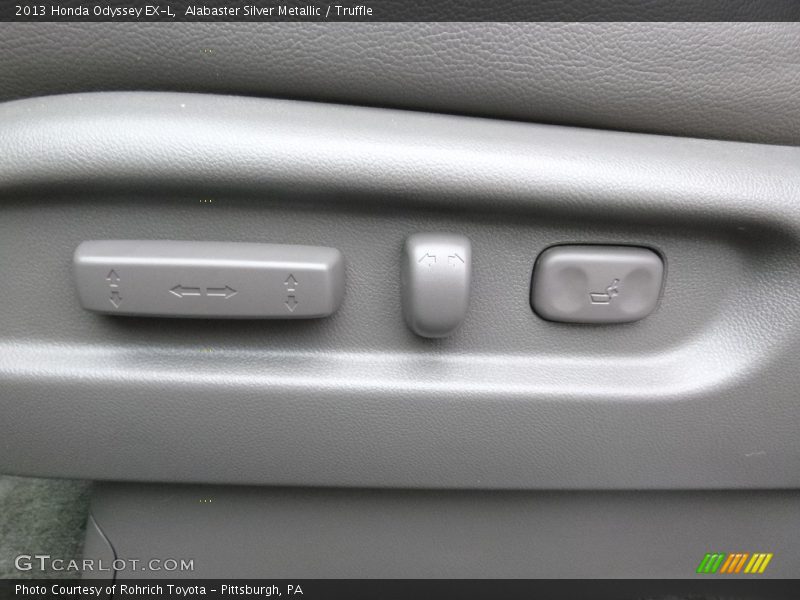 Alabaster Silver Metallic / Truffle 2013 Honda Odyssey EX-L