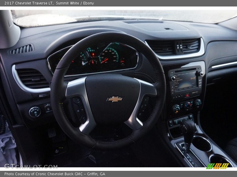Summit White / Ebony 2017 Chevrolet Traverse LT