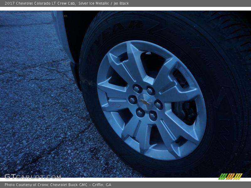 Silver Ice Metallic / Jet Black 2017 Chevrolet Colorado LT Crew Cab