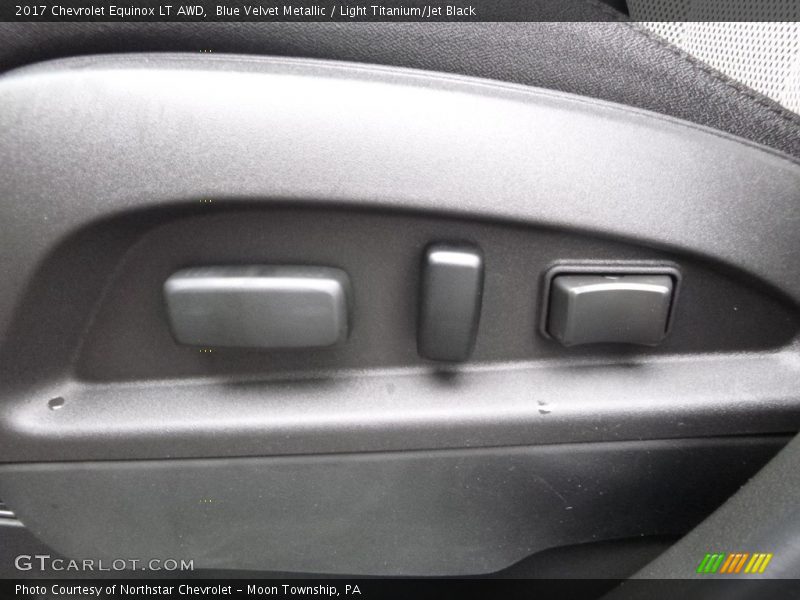 Blue Velvet Metallic / Light Titanium/Jet Black 2017 Chevrolet Equinox LT AWD